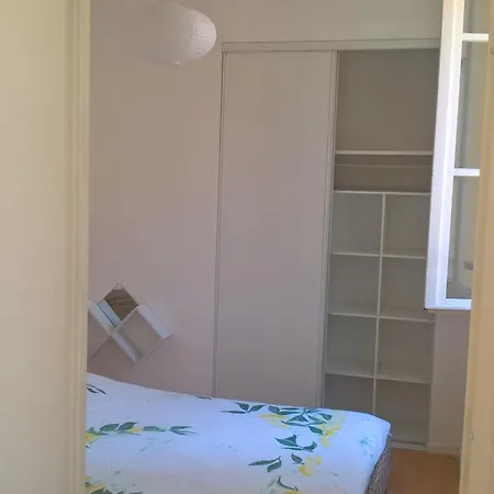 A Cote Des Telecabines